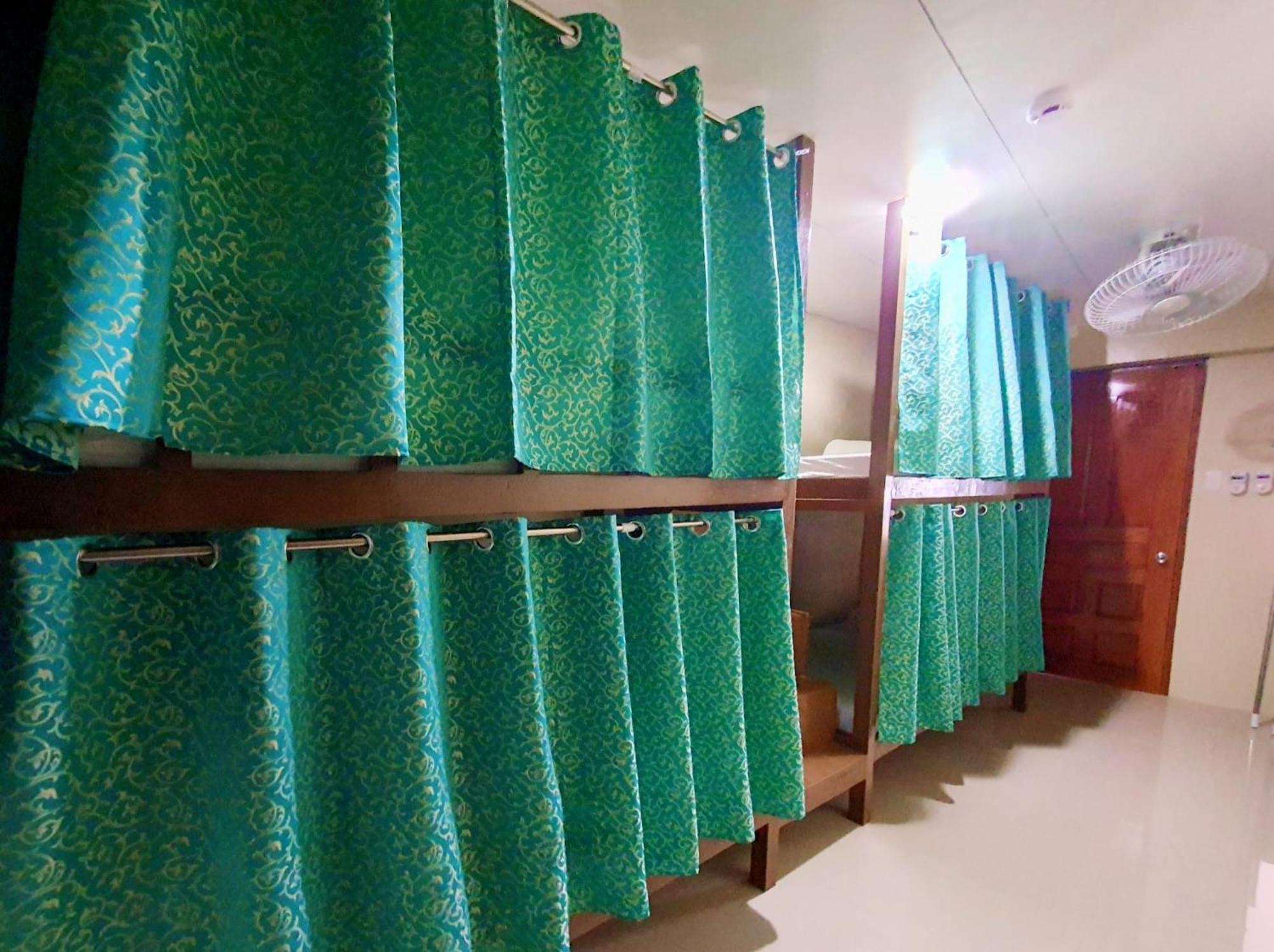 Dreamcatcher Hostel Moalboal Bagian luar foto