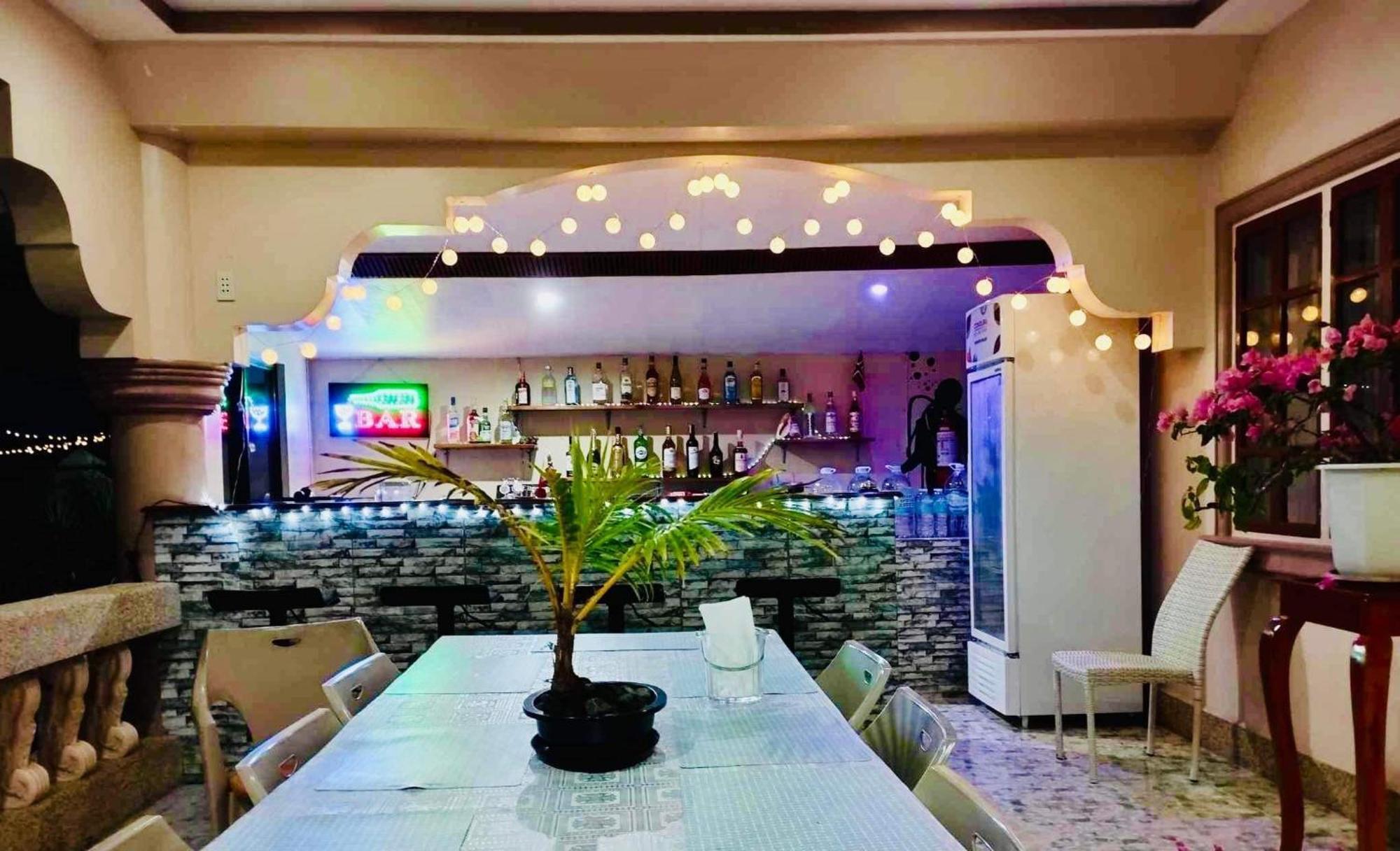 Dreamcatcher Hostel Moalboal Bagian luar foto