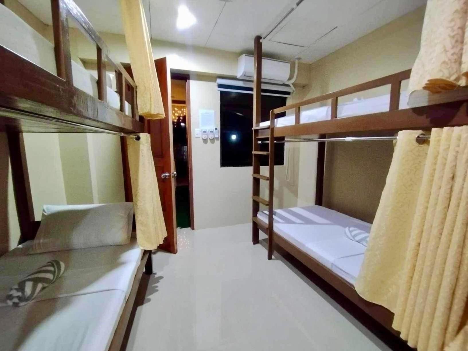 Dreamcatcher Hostel Moalboal Bagian luar foto